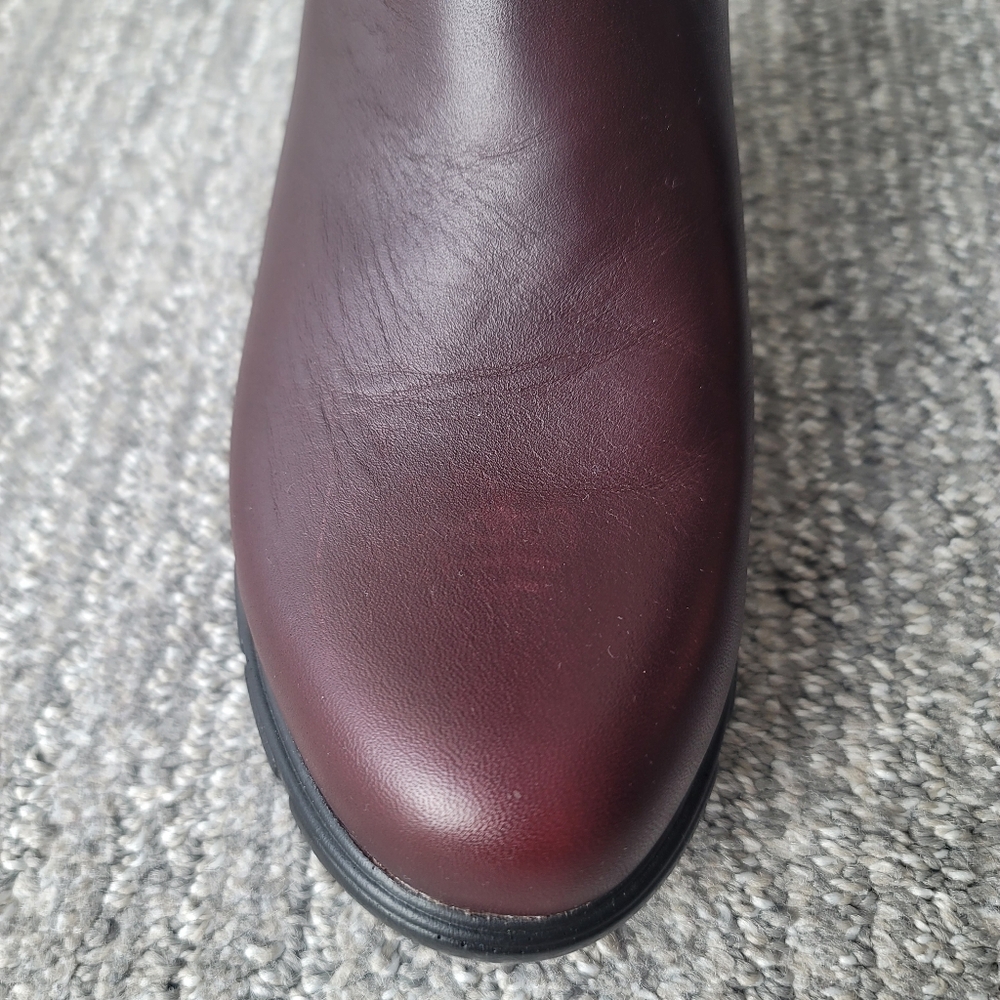 Blundstone Chelsea Boots in Dark Brown and Black - Picture 8 of 15